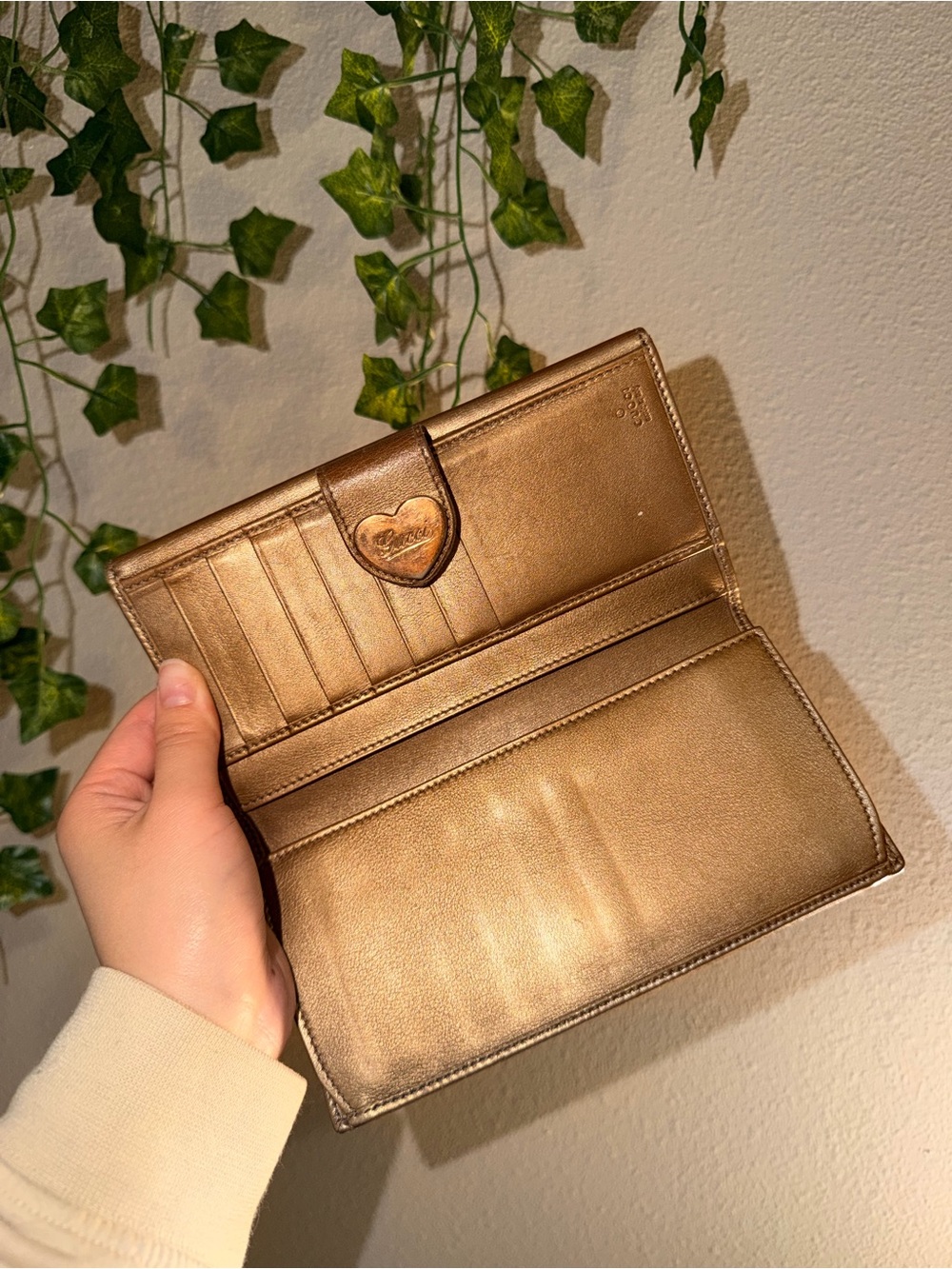 Gucci Beige Signature Continental Wallet - Picture 6 of 7